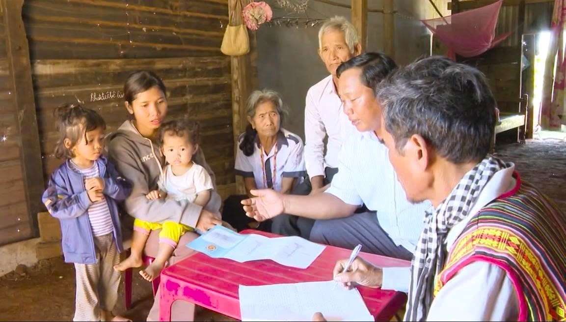 Phát huy vai trò Người có uy tín, công tác vận động tại cơ sở được triển khai hiệu quả, góp phần thúc đẩy thanh niên chủ động khám sức khỏe tiền hôn nhân, bảo vệ chất lượng dân số.