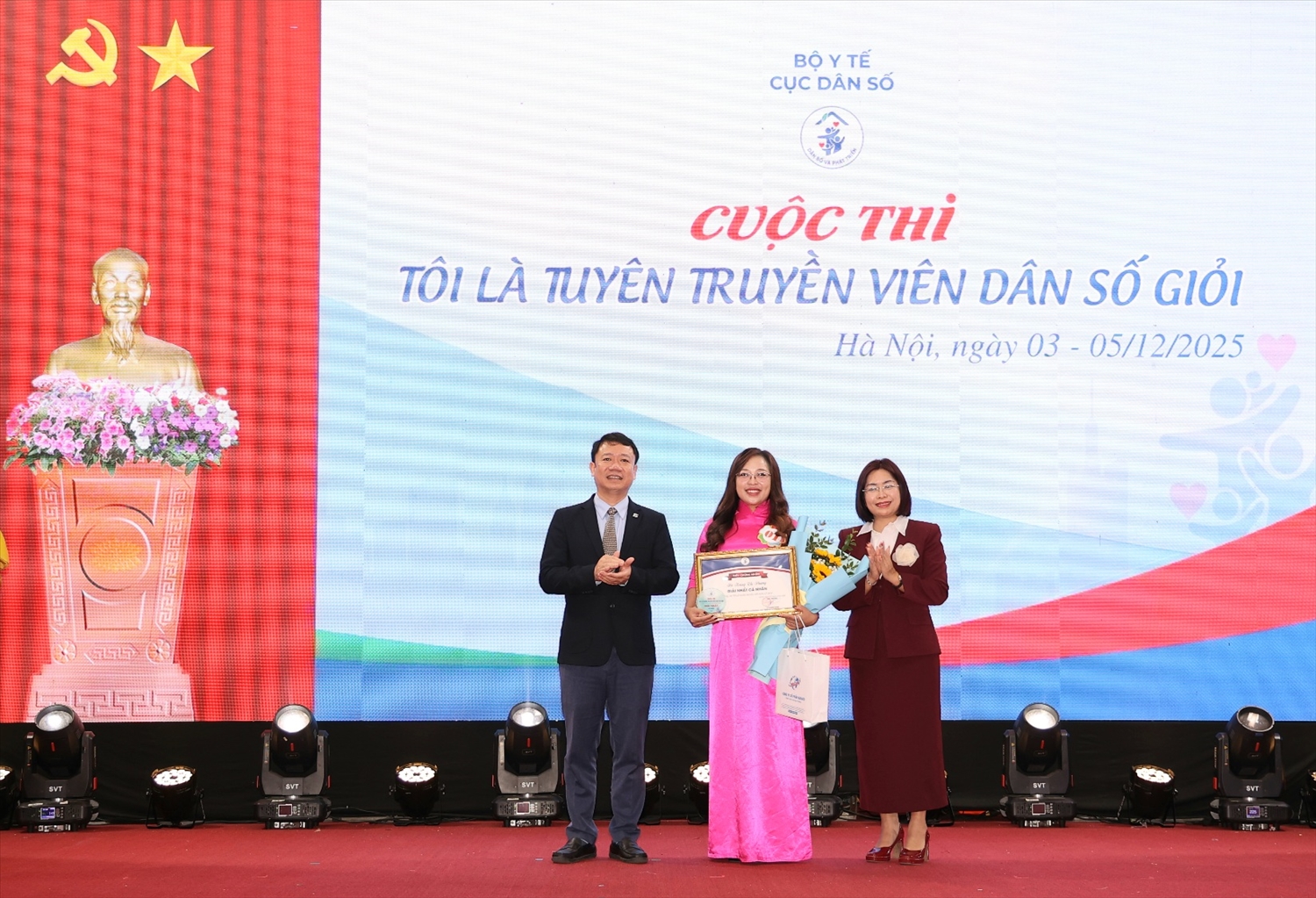 Lãnh đạo Cục Dân số trao tặng giải Nhất cá nhân thuộc về tỉnh Phú Thọ