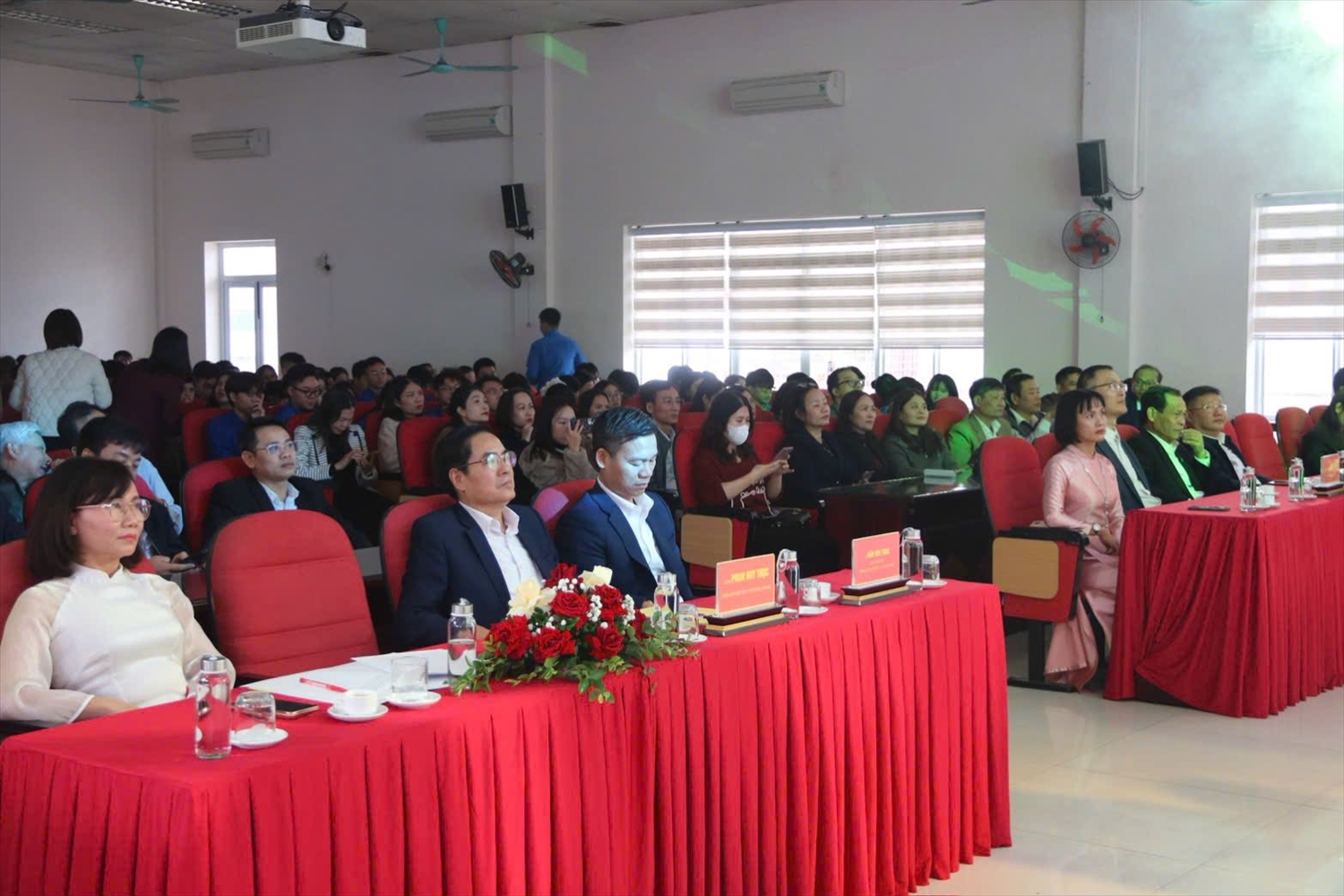 Các đại biểu tham dự Chương trình