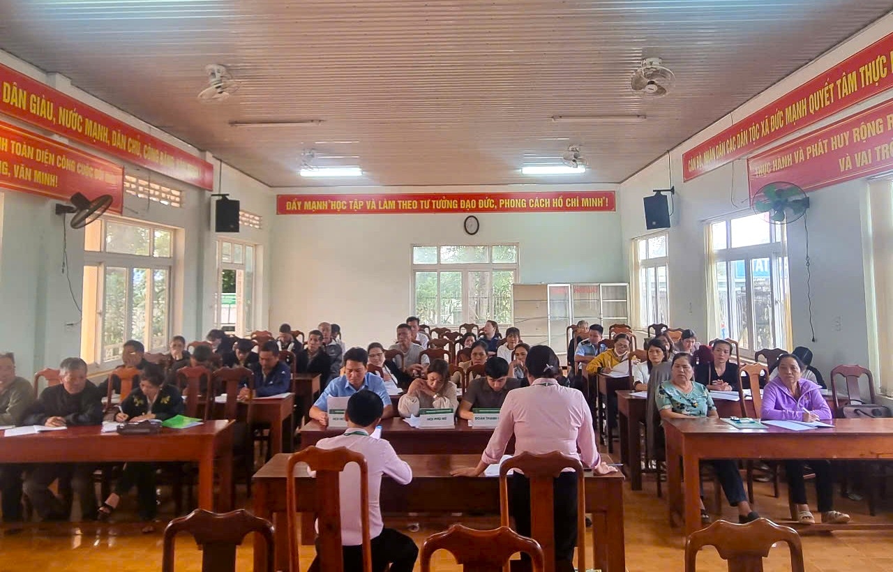 Một buổi giao dịch xã trên địa bàn Đắk Mil