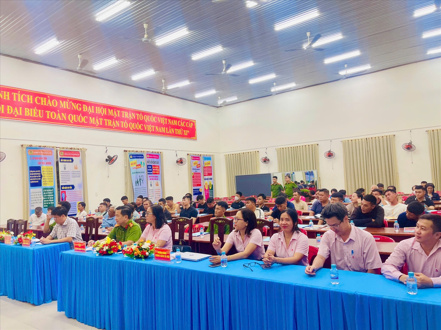 Quang cảnh buổi tuyên truyền pháp luật, hỗ trợ vay vốn đối với người chấp hành xong án phạt tù trên địa bàn xã Bình Minh (Đồng Nai)