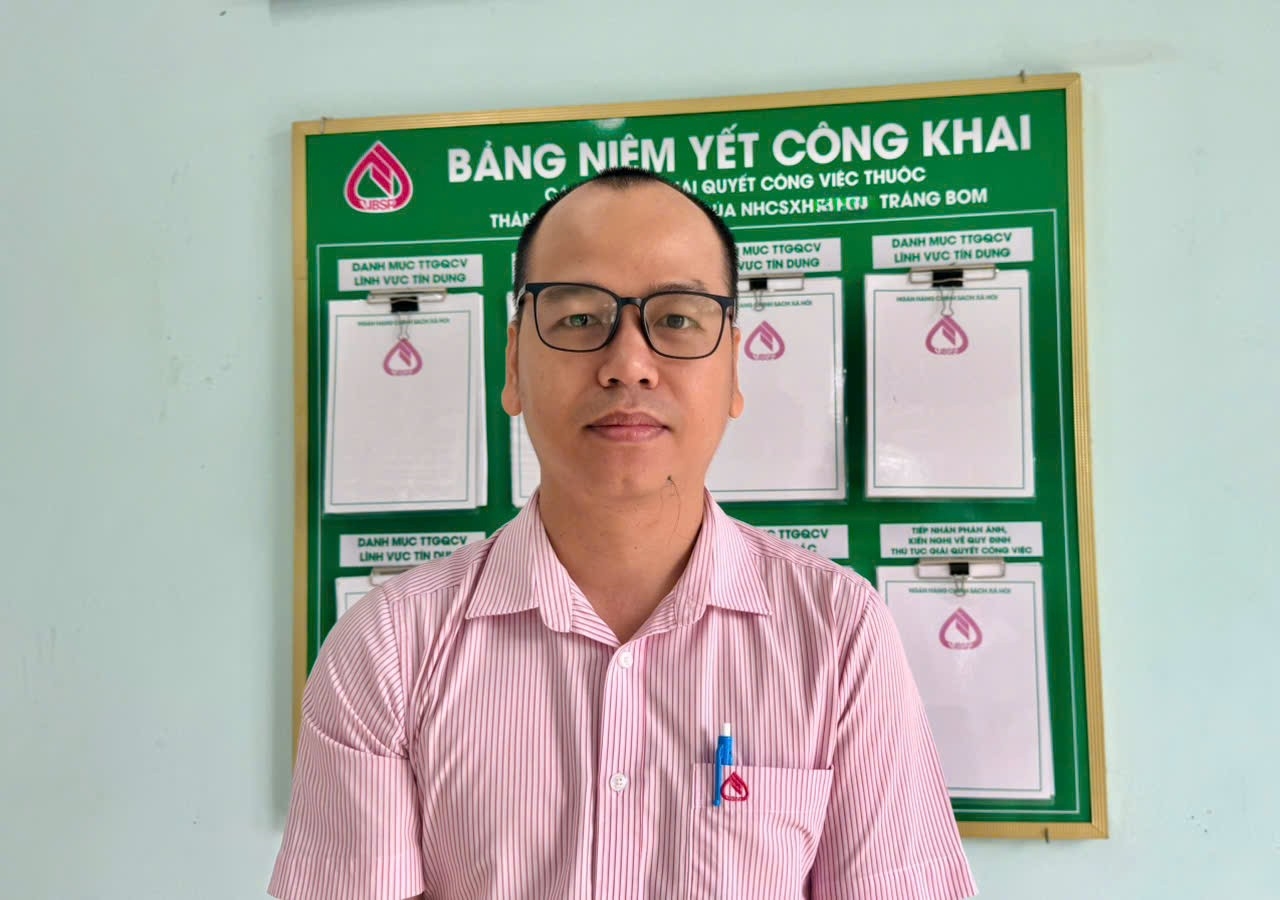 Phó Giám đốc Phòng giao dịch NHCSXH Trảng Bom Võ Anh Tuấn cho biết về chính sách cho vay nhà ở xã hội.