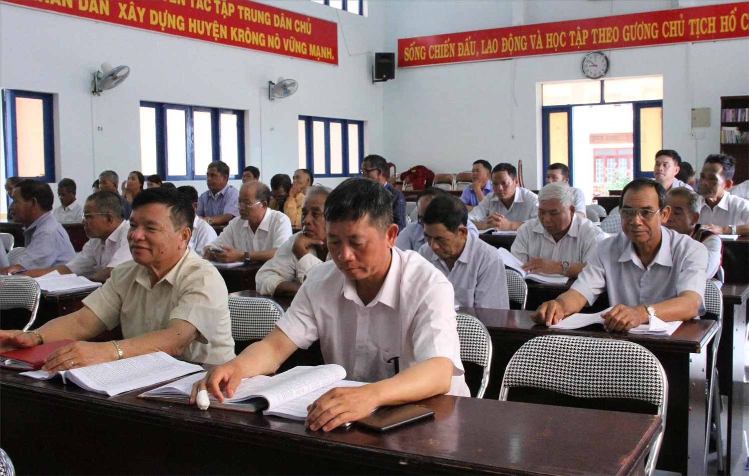 Tỉnh Lâm Đồng thường xuyên tổ chức các lớp tập huấn, gặp mặt Người có uy tín trong đồng bào DTTS