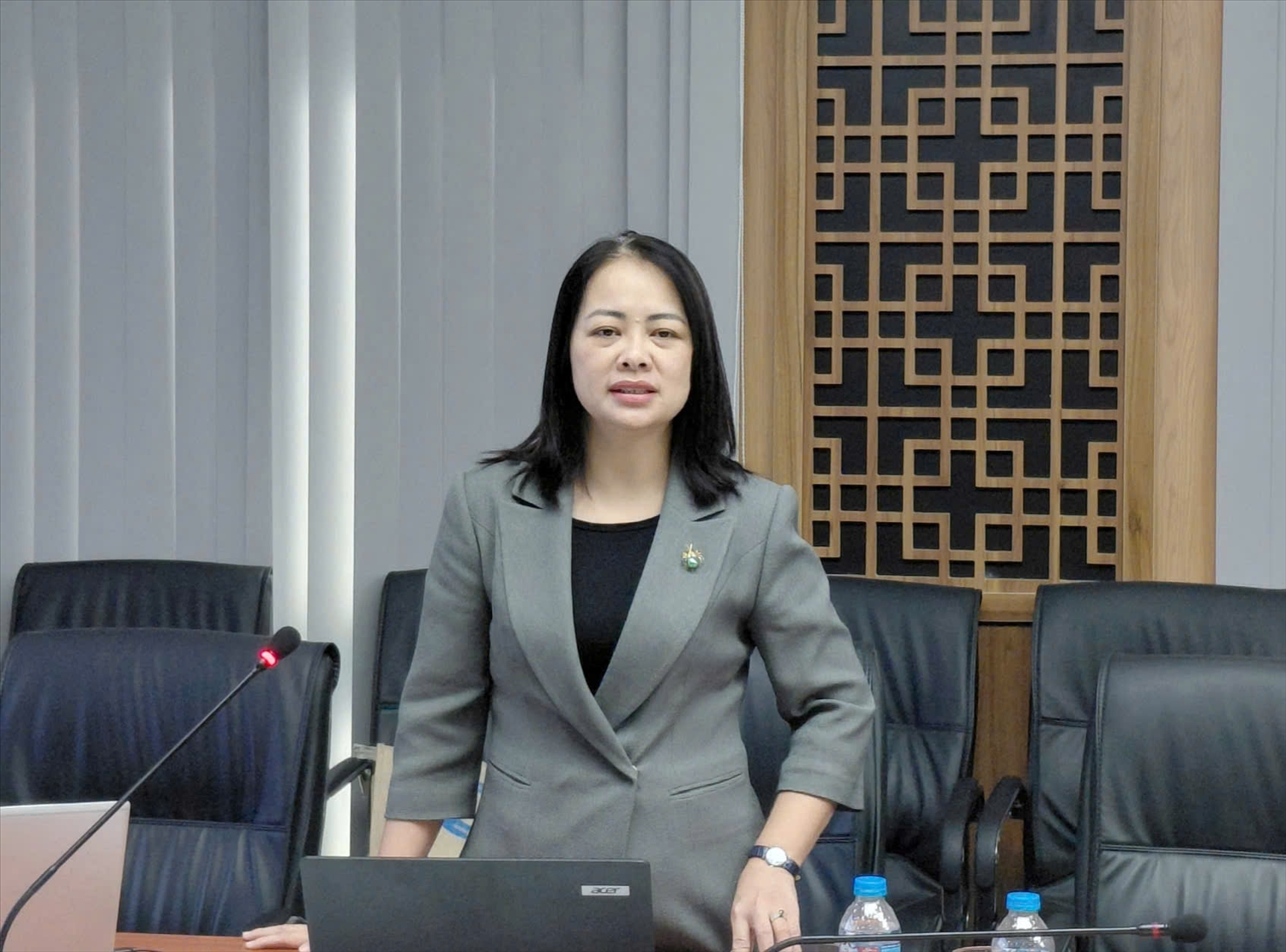 Bà Chu Thị Hạnh, Phó Cục trưởng Cục Việc làm phát biểu tại hội nghị.