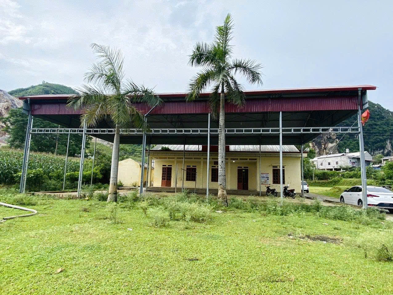 Nhà văn hoá xóm Trung Sơn được đầu tư xây dựng khang trang, đáp ứng nhu cầu sinh hoạt cộng đồng của người dân 