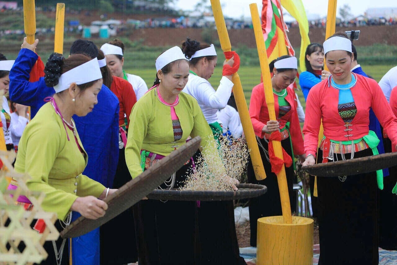 Lễ hội ruộng bậc thang Miền Đồi được tổ chức nhằm bảo tồn và phát huy giá trị danh thắng ruộng bậc thang, tôn vinh văn hóa dân tộc Mường Lễ hội ruộng bậc thang Miền Đồi được tổ chức nhằm bảo tồn và phát huy giá trị danh thắng ruộng bậc thang, tôn vinh văn hóa dân tộc Mường