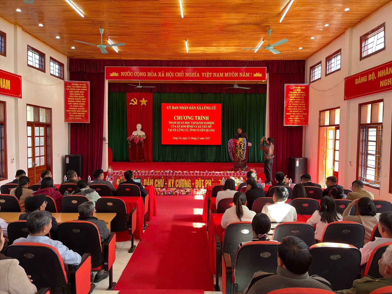 Quang cảnh lớp tập huấn học tập kinh nghiệm tại xã Lũng Cú, tỉnh Tuyên Quang