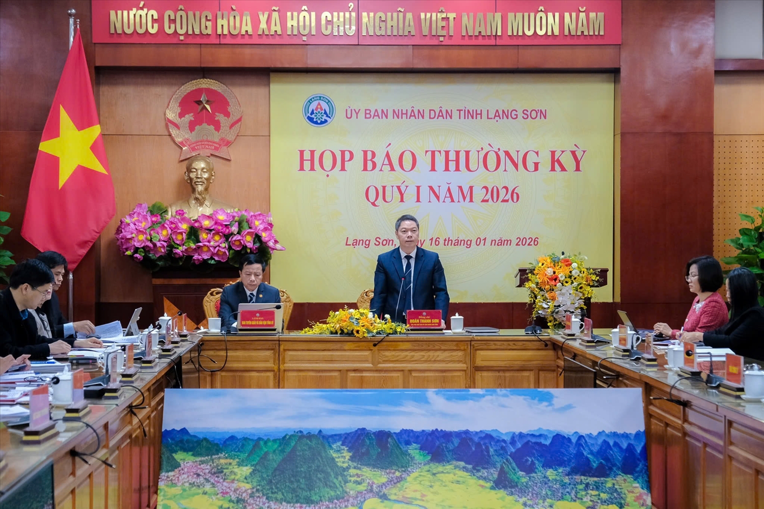 Quang cảnh cuộc họp báo