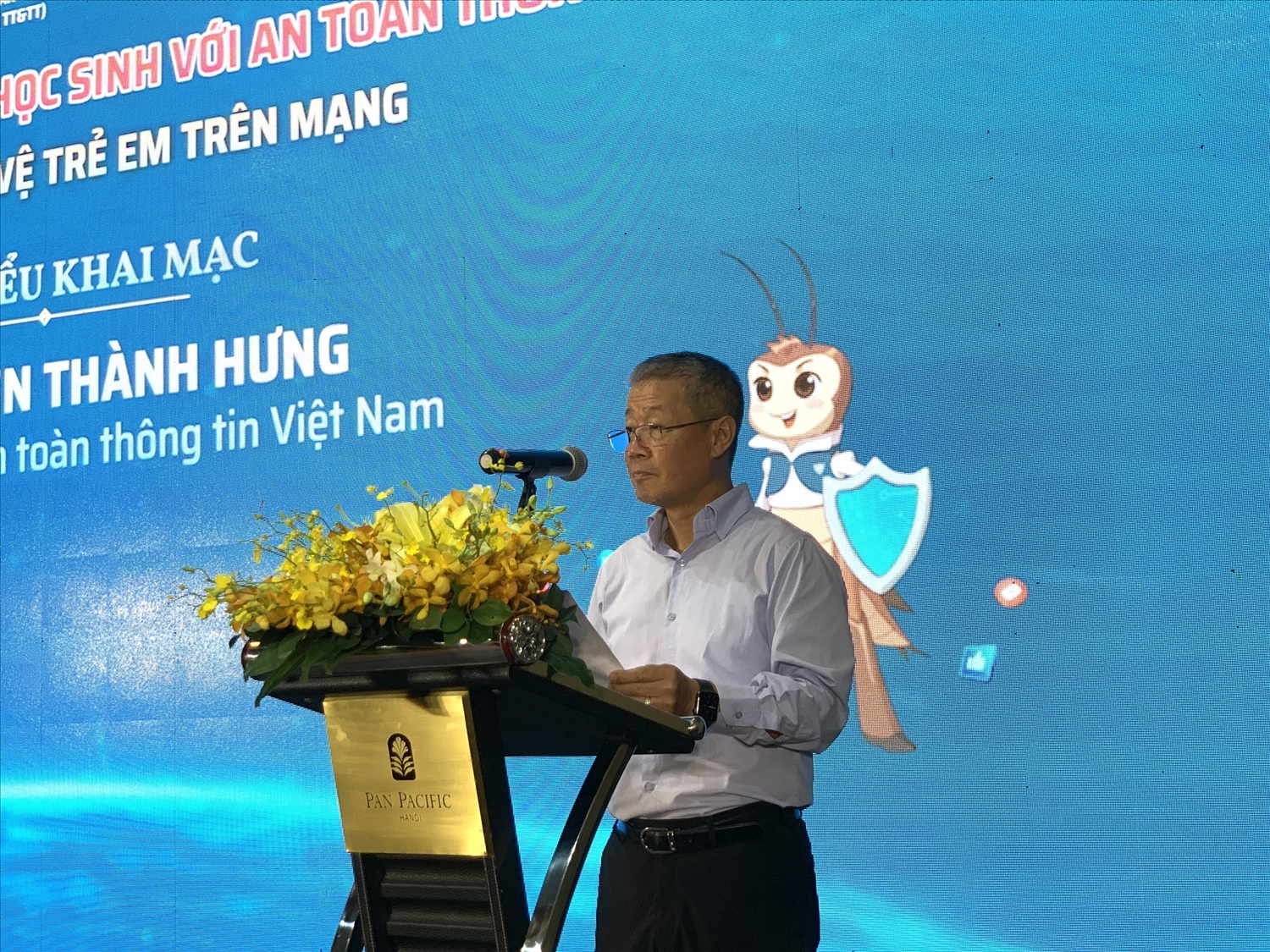 Chủ tịch VNISA Nguyễn Thành Hưng phát biểu khai mạc 