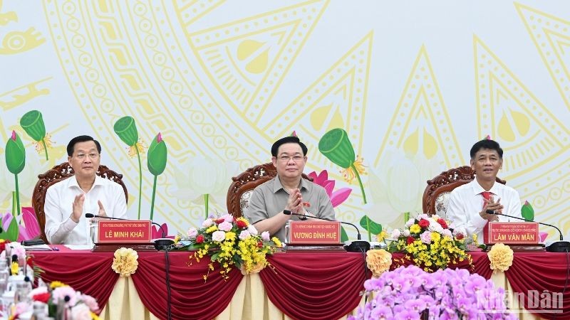 Chủ tịch Quốc hội Vương Đình Huệ dự Hội nghị công bố quy hoạch tỉnh Sóc Trăng. (Ảnh Duy Linh)