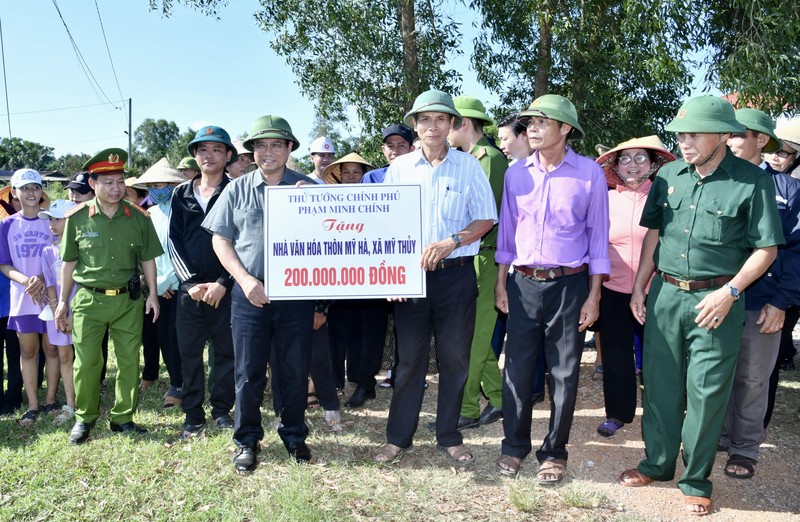 Thủ tướng Phạm Minh Chính tặng Nhà văn hoá thôn Mỹ Hà, xã Mỹ Thuỷ 200 triệu đồng