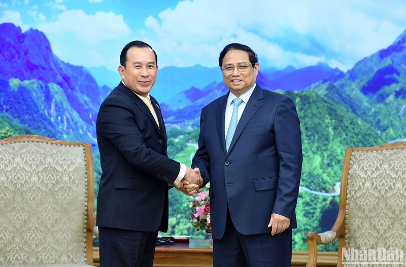 Thủ tướng Phạm Minh Chính tiếp Bộ trưởng Thanh tra Vương quốc Campuchia Hout Hak. (Ảnh: TRẦN HẢI)