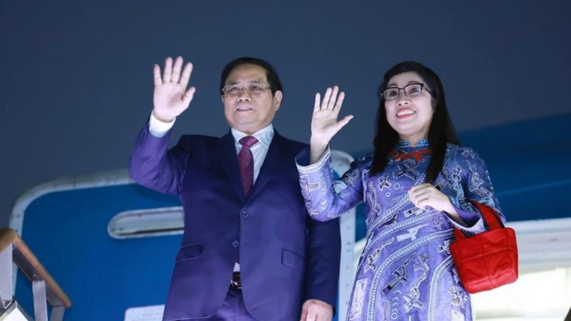 Thủ tướng Phạm Minh Chính và Phu nhân rời Hàn Quốc kết thúc chuyến thăm chính thức Hàn Quốc. Ảnh: Dương Giang/TTXVN.