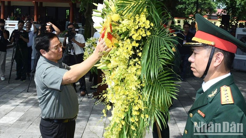 Thủ tướng Phạm Minh Chính chuẩn bị dâng hoa tại Khu Di tích quốc gia 27/7.