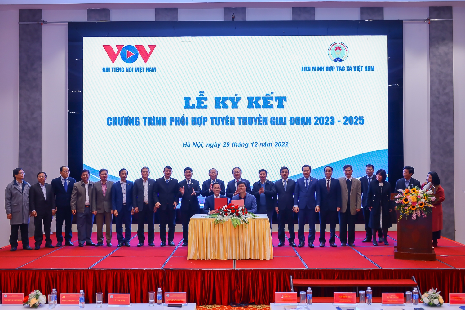 Liên minh HTX Việt Nam và Đài Tiếng nói Việt Nam ký kết Chương trình phối hợp