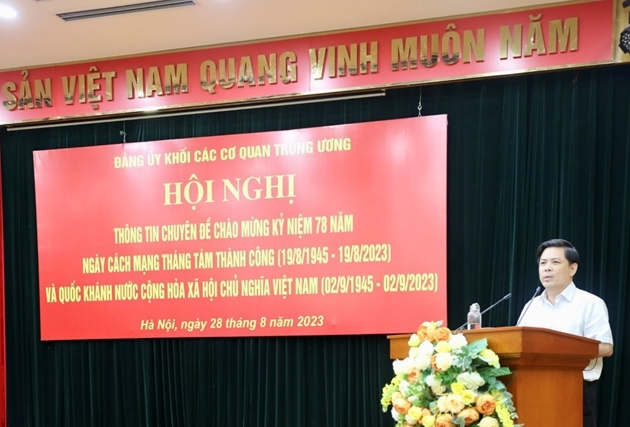 Bí thư Đảng ủy Khối Nguyễn Văn Thể phát biểu tại Hội nghị (Ảnh IT)