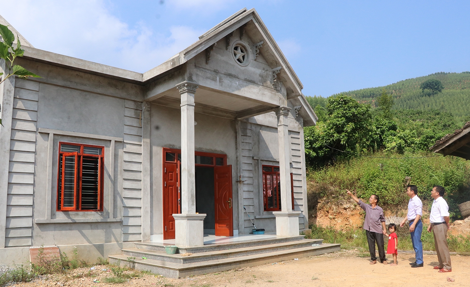 Đồng bào DTTS nghèo huyện Lục Ngạn được hỗ trợ xây nhà