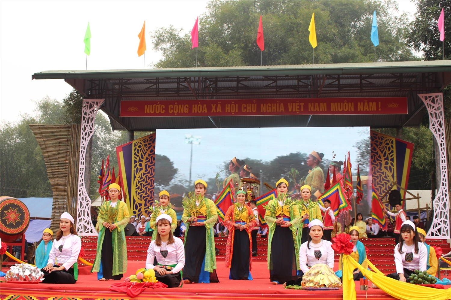 Khai hạ dân tộc Mường tỉnh Hòa Bình là lễ hội dân gian truyền thống lớn nhất của người Mường Hòa Bình. (Ảnh: Thu Thủy)