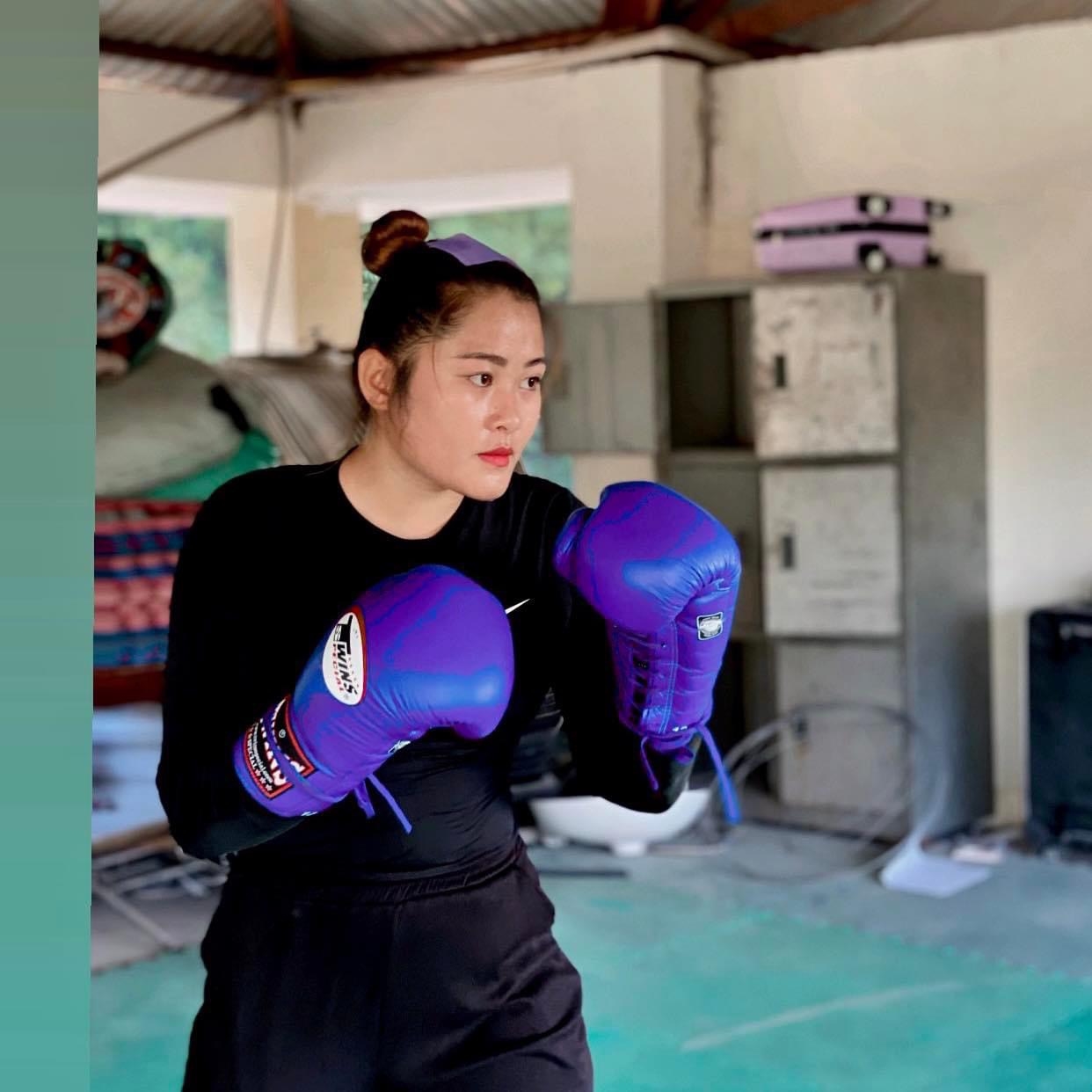Vượt lên mọi khó khăn, cô gái dân tộc Thái luôn chăm chỉ tập luyện, với quyết tâm chinh phục những tấm huy chương danh giá trên đấu trường Boxing