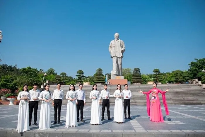 MV “Nghĩ về Bác” ra mắt nhân kỷ niệm 133 năm ngày sinh Chủ tịch Hồ Chí Minh