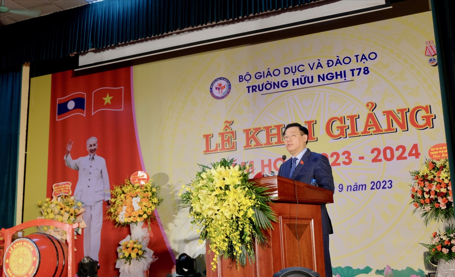 Chủ tịch Quốc hội Vương Đình Huệ phát biểu tại lễ khai giảng trường Hữu nghị T78.